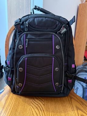 NWOT TAGS !!
Black and Purple Men's Backpack - Veckuson.
BRAND NEW !!!